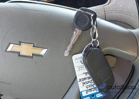 2015 Chevrolet Traverse Ls z USA, uszkodzony, nr VIN 1GNKRFEDXFJ275799